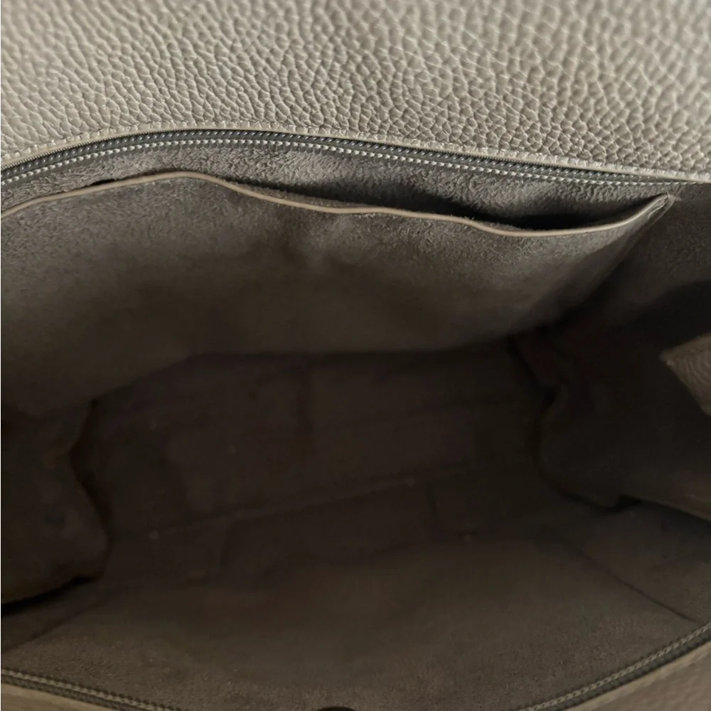 Elegant Tan Handbag